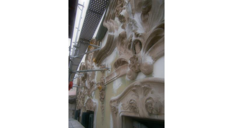 Restauración de fachada modernista (c/ Córcega, Barcelona)