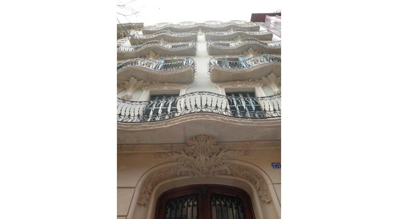 Restauración de fachada modernista (c/ Córcega, Barcelona)