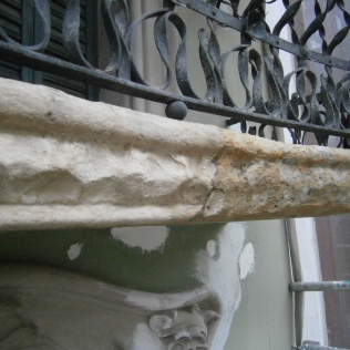Restauración de fachada modernista (c/ Córcega, Barcelona)
