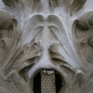 Restauración de fachada modernista (c/ Córcega, Barcelona)