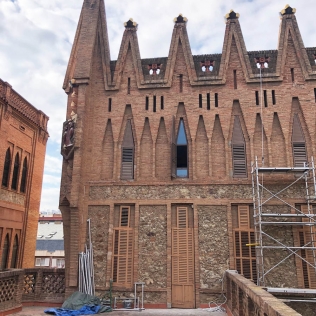 Rehabilitación estructural de pináculos de fachadas de la Escuela Teresiana Ganduxer