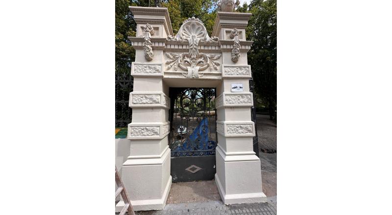 Mantenimiento, reparación y recuperación de vallados ornamentales de una Escuela.