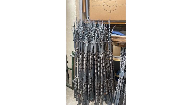 Mantenimiento, reparación y recuperación de vallados ornamentales de una Escuela.