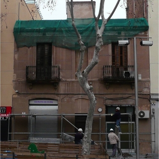 Restauración y rehabilitación de fachada principal (Barrio de Gracia, Barcelona)
