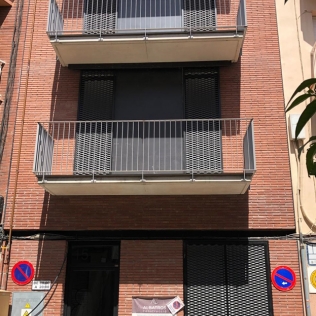Obra nueva de edificio plurifamiliar de 3 viviendas (Esplugues de Llobregat)